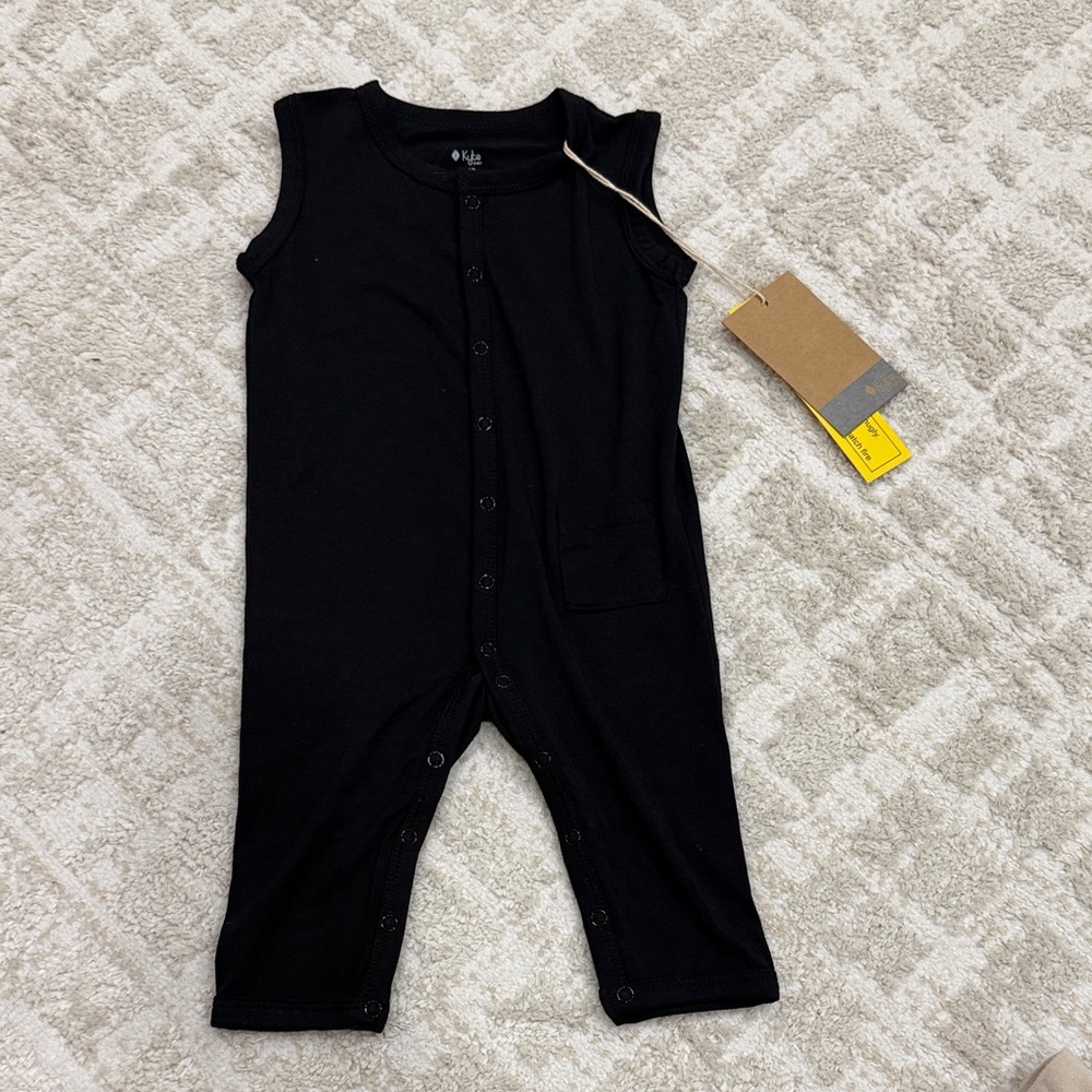 Kyte BABY Black Sleeveless Snap Romper